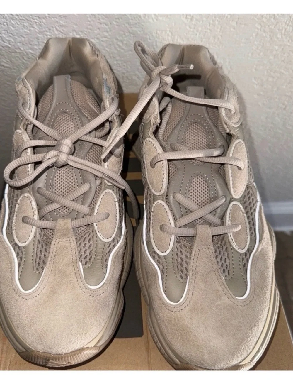 Yeezy authentic 500